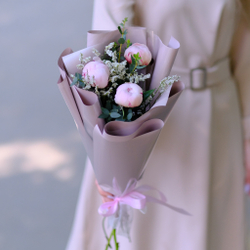 Букет-комплимент из пионов #520