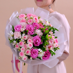 Яркий букет с розовыми розами #28