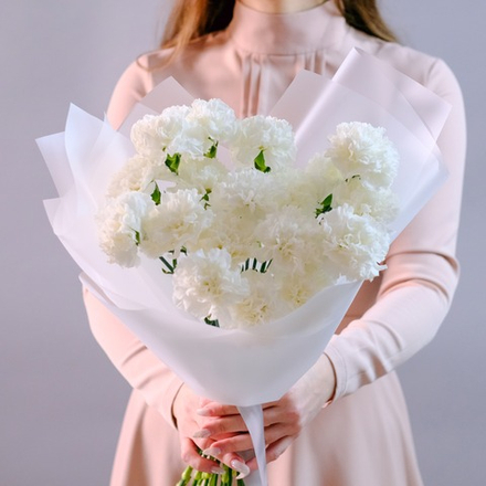 Нежный букет белых диантусов