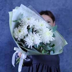 Букет крупноцветковых хризантем Magnum