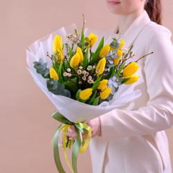 Букет с тюльпанами "Весенний"