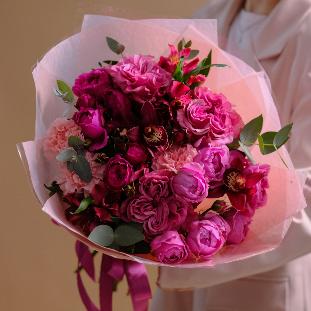 Яркий букет с пионовидными розами #191
