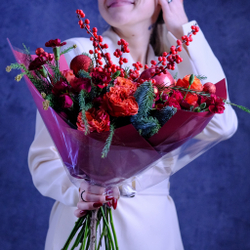 Яркий зимний букет с садовыми розами #710