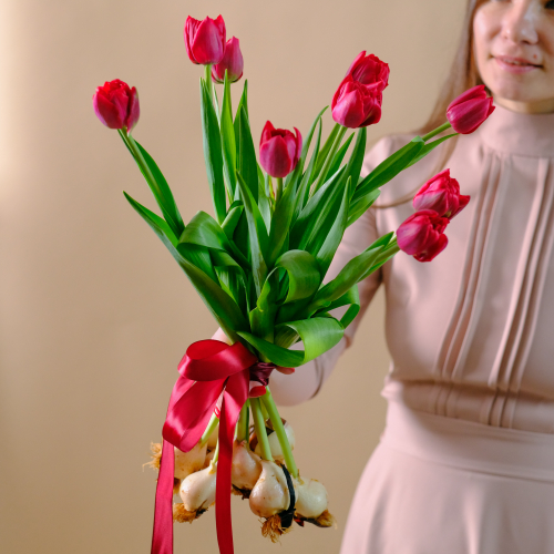 Купить Букет тюльпанов с луковицами