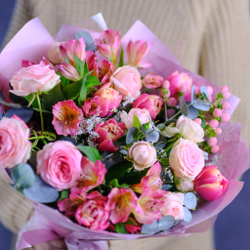 Букет #371 с пионовидными розами и тюльпанами