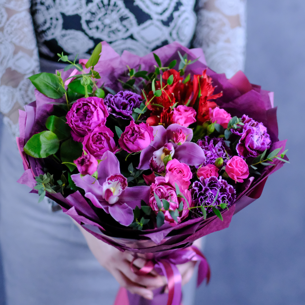 Букет #483 «‎Клеопатра» с орхидеями и пионовидными розами