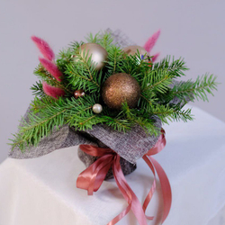 Готовый букет с ветками ели #4