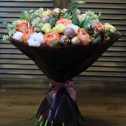 Зимний букет с пионовидной розой «‎Королевский»