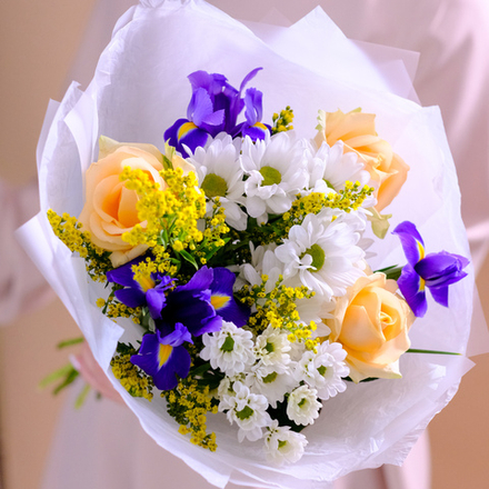 Букет-комплимент с персиковыми розами #57 