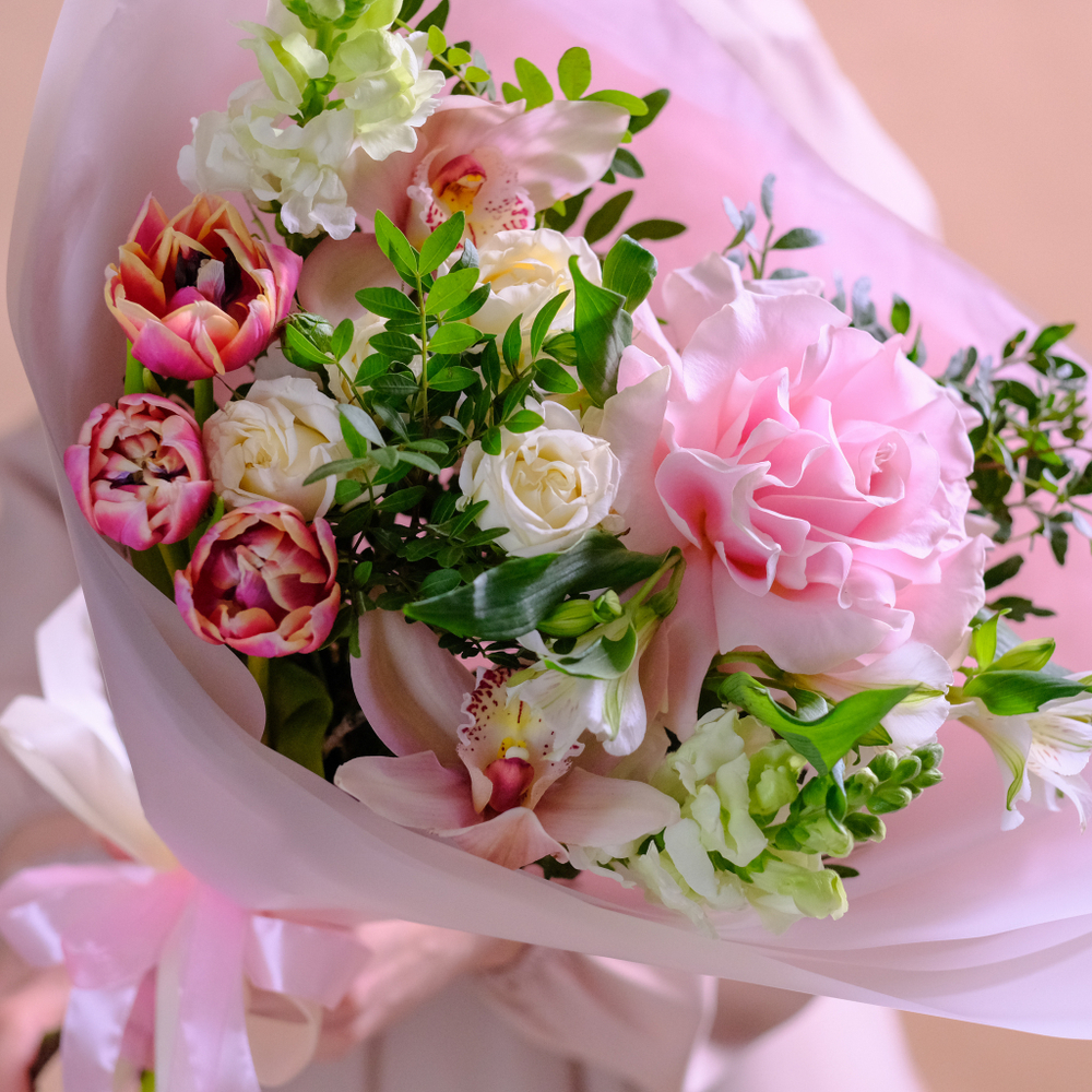 Нежный букет с французской розой и орхидеей #128