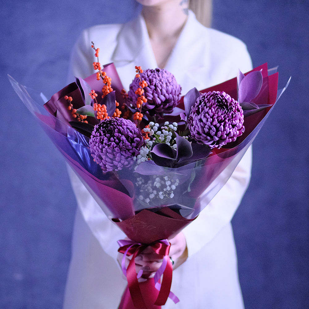 Купить недорогой букет с крупной хризантемой Бигуди Пермь заказать онлайн доставка на дом