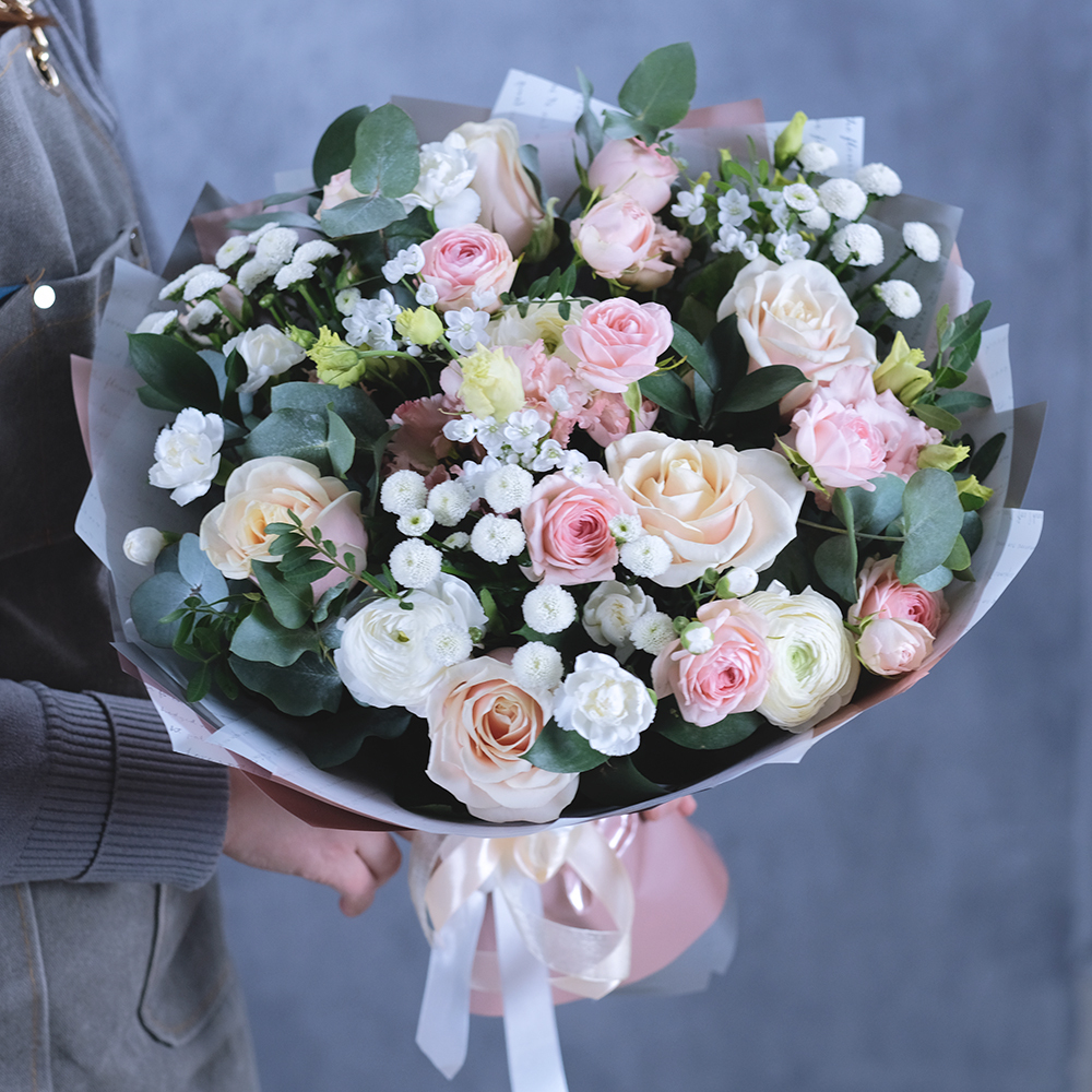 Букет с ранункулюсами "Первое свидание"