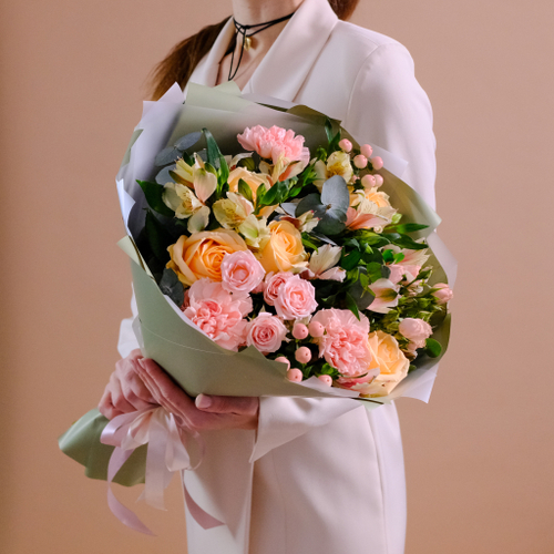 Купить Нежный букет с персиковыми розами #946