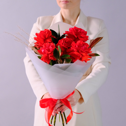 Яркий букет французских роз Nina #209