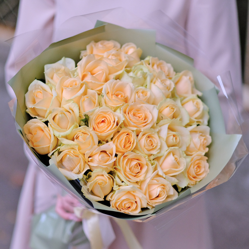 Купить Букет 33 персиковых роз Peach Avalanche