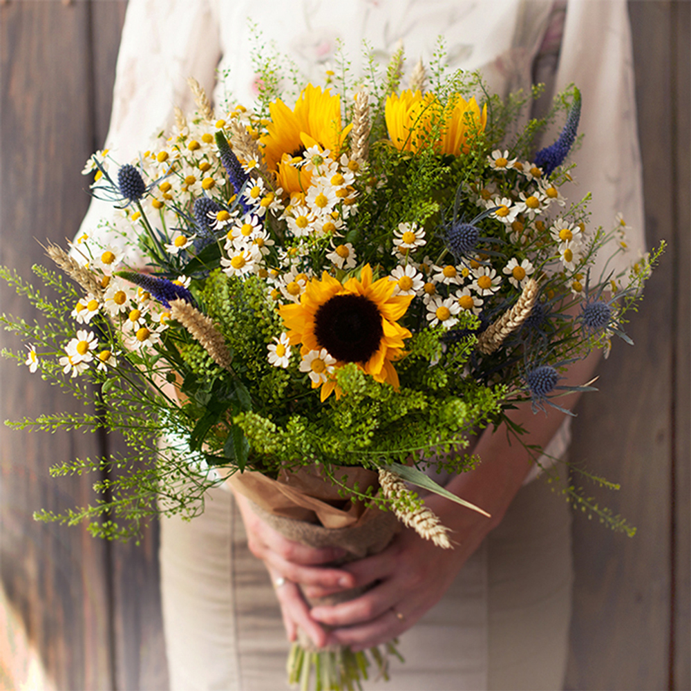Купить полевой букет с подсолнухами и ромашками в Перми