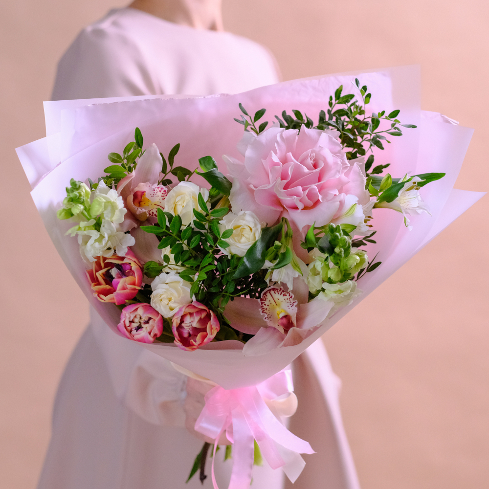 Нежный букет с французской розой и орхидеей #128