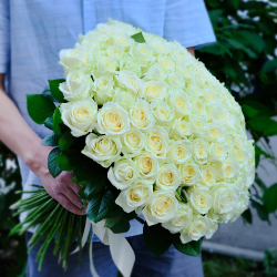 Букет 101 белая роза Avalanche