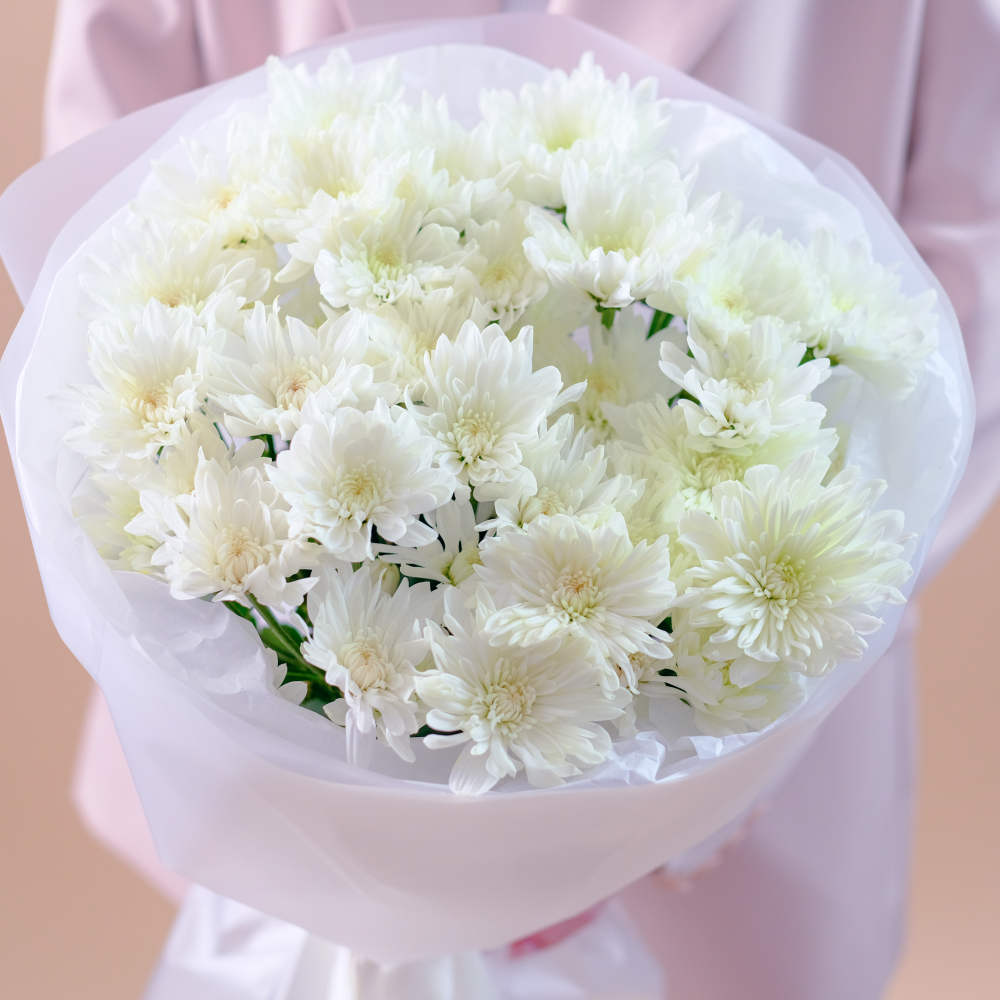 Букет кустовых хризантем "Белый вальс"
