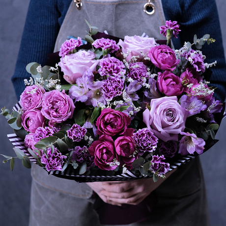 Букет с пионовидными розами "Космос"