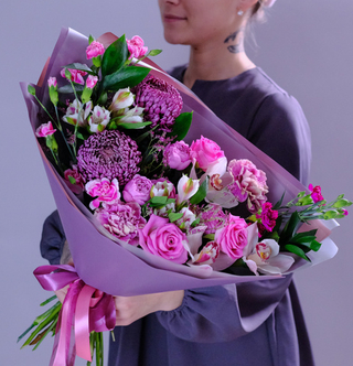 Нежный букет с орхидеями и премиум хризантемами #980