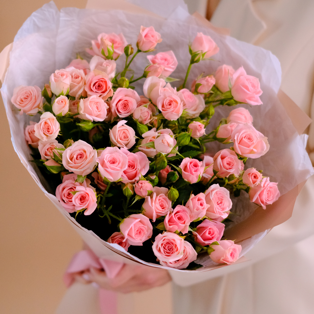 Нежный букет кустовых роз #970