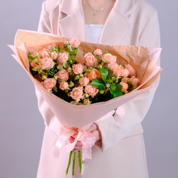 Нежный букет пионовидных роз #206