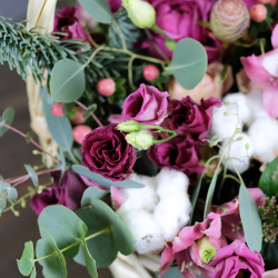 Корзина с пионовидными розами "Империя чувств"