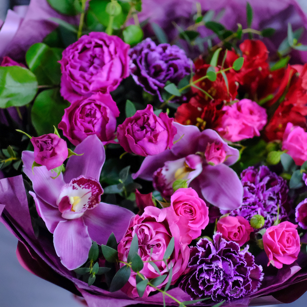 Букет #483 «‎Клеопатра» с орхидеями и пионовидными розами