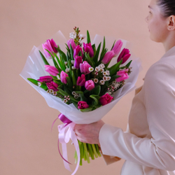 Букет тюльпанов "Малинка"