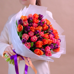 Букет пионовидных тюльпанов "Яркие приключения"