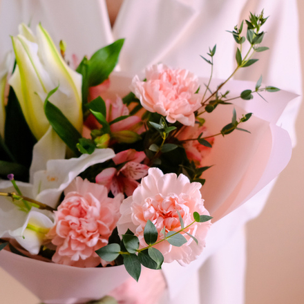 Нежный букет с лилией #935