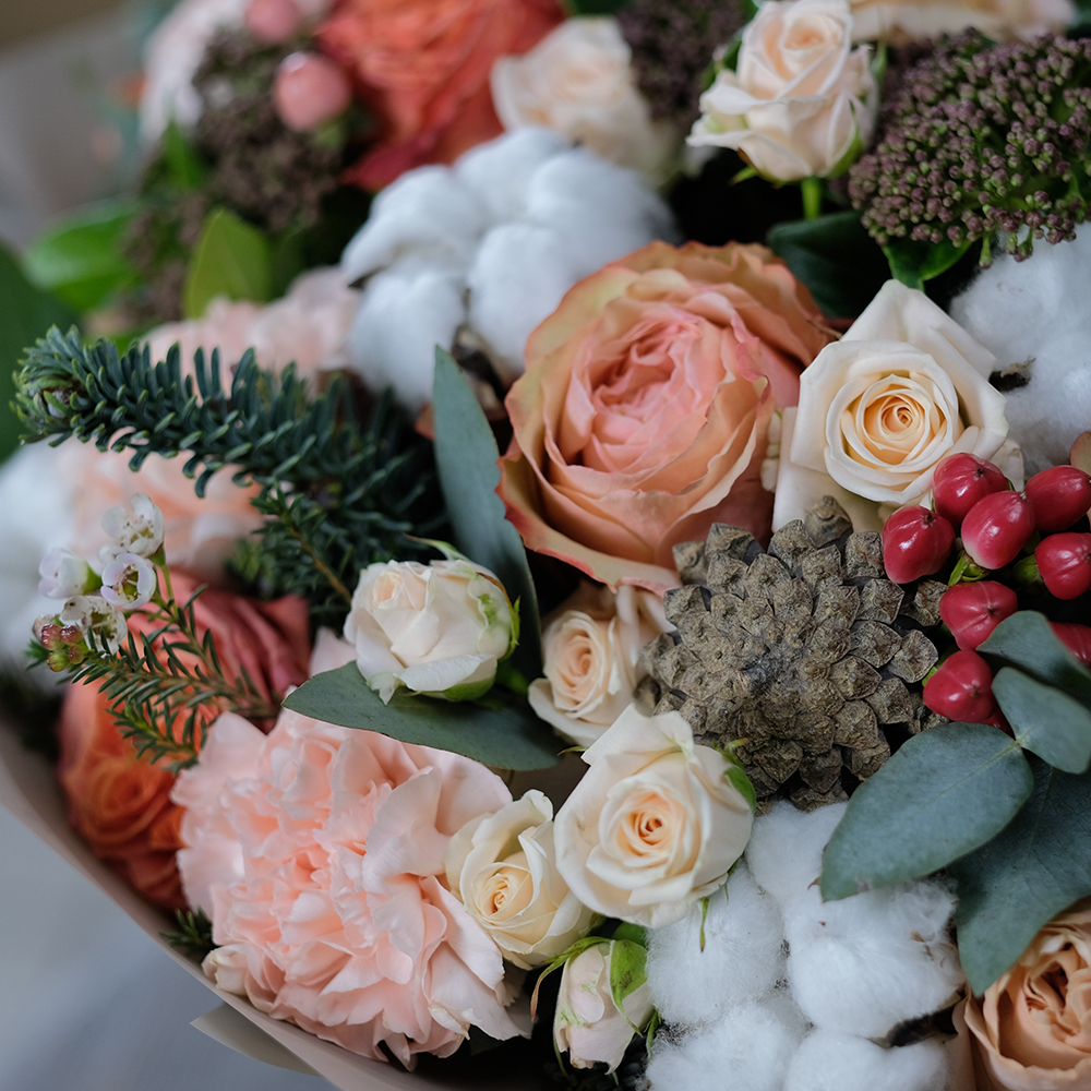 Дизайнерский букет из роз "Зимний вечер"