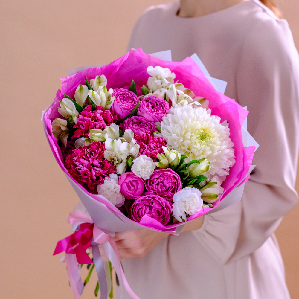 Яркий букет с королевской хризантемой #82