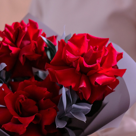 Яркий букет французских роз #125