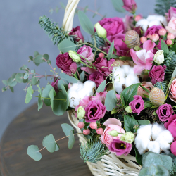 Корзина с пионовидными розами "Империя чувств"