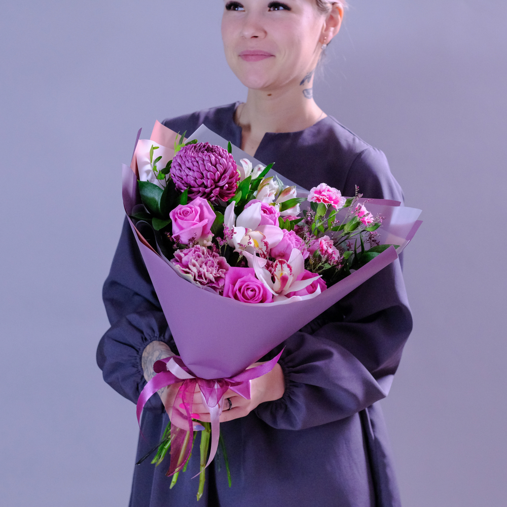 Нежный букет с орхидеями и премиум хризантемой #979