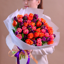 Букет пионовидных тюльпанов "Яркие приключения"