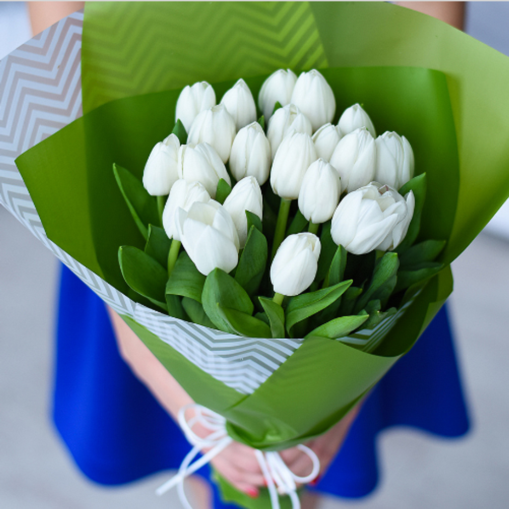 Купить тюльпаны. Букет белых тюльпанов 21шт. Пермь
