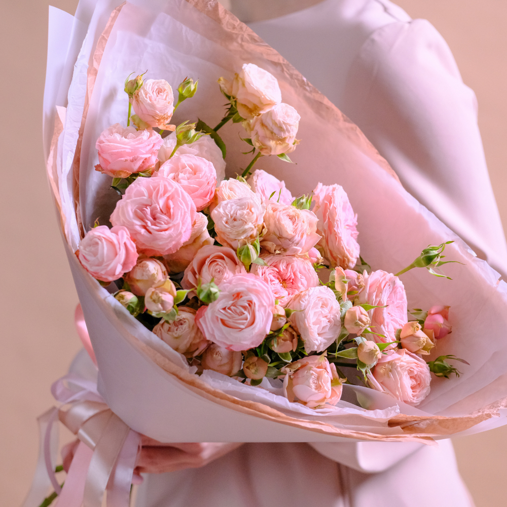 Нежный букет пионовидных роз «Дымка» #131