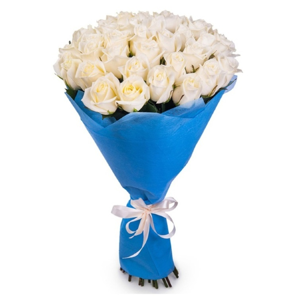 Букет цветов 35 белых роз в фетре