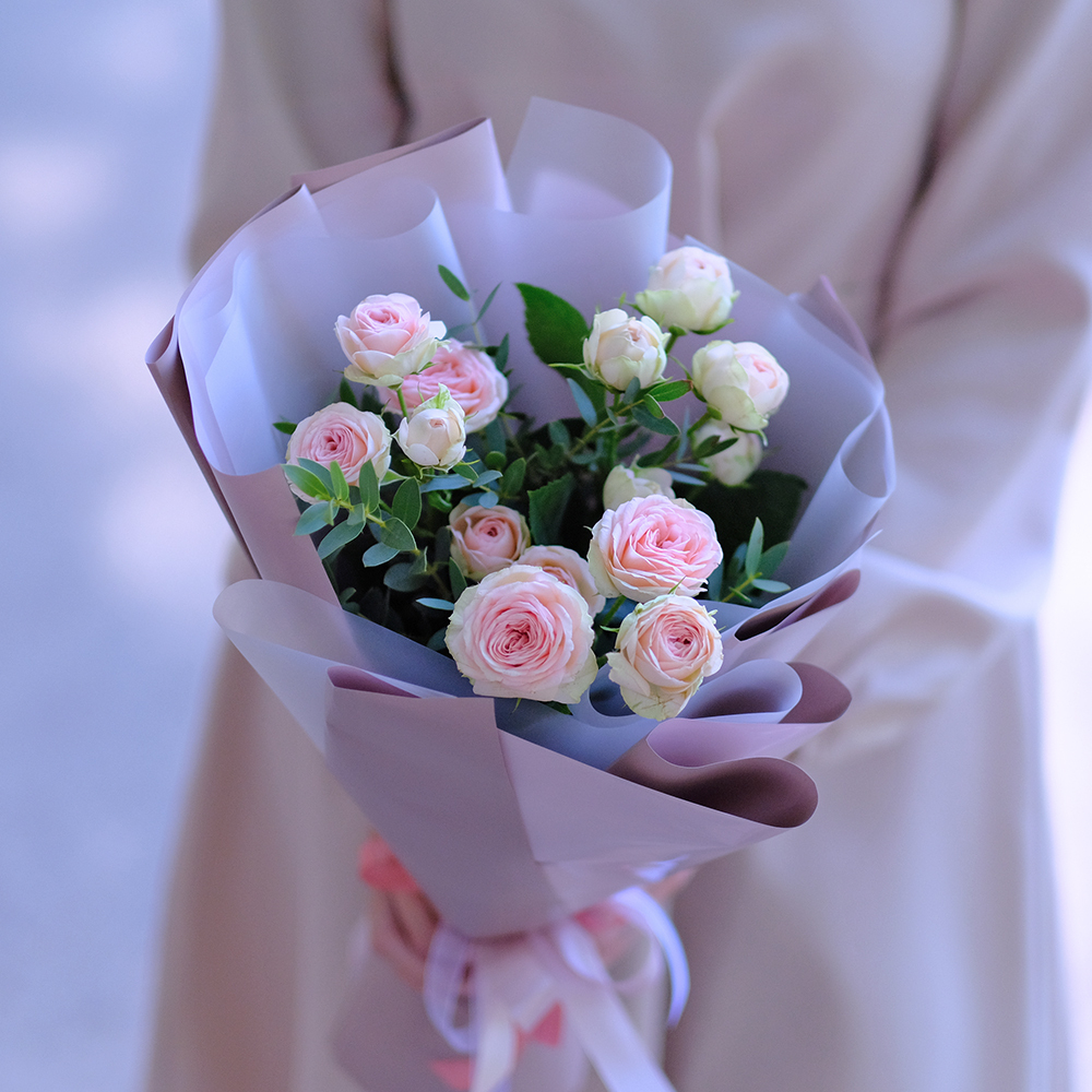 Комплимент из пионовидных роз Grandmas Finest Katy #583