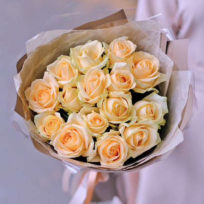 Нежный букет 15 персиковых роз Peach Avalanche