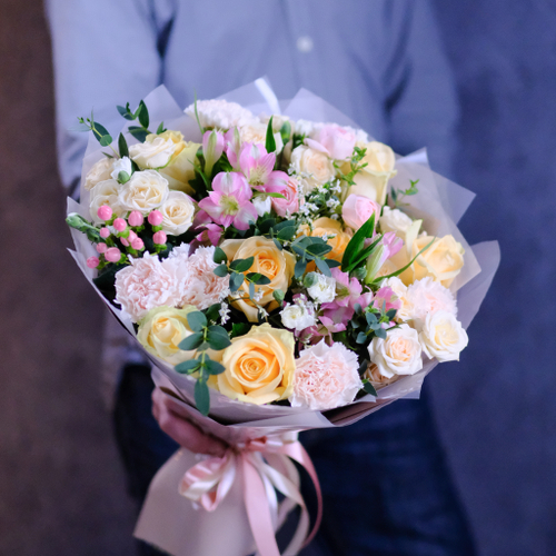 Купить Букет #375 с персиковыми розами